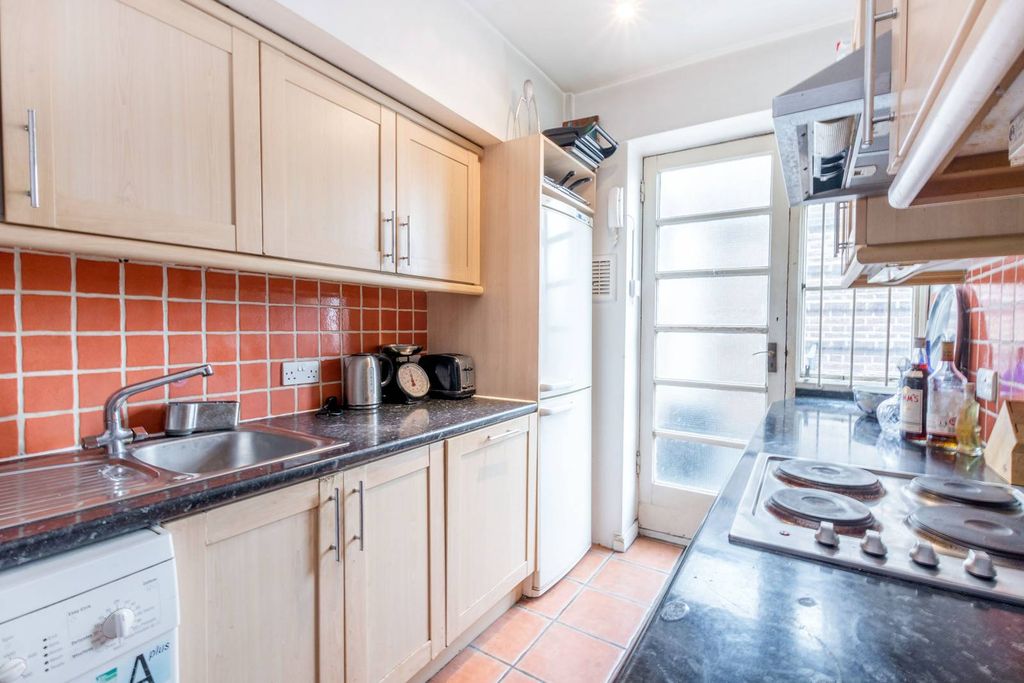 Property photo 2 of 8