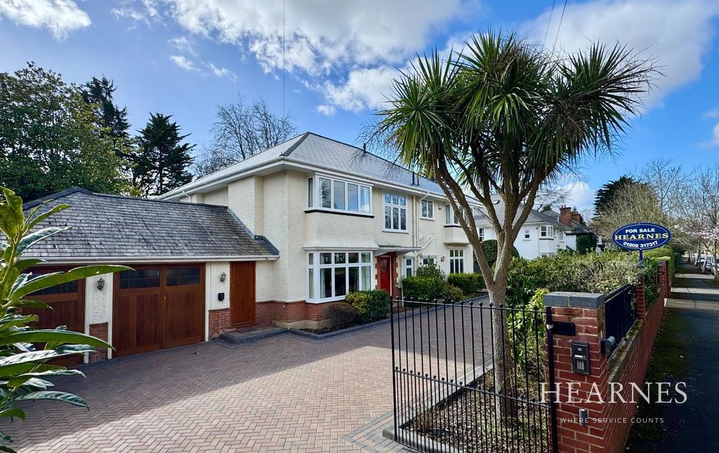 Property photo 1 of 31