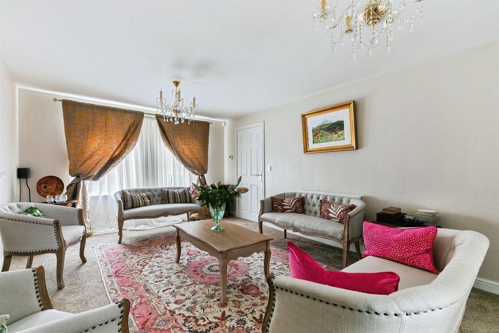 Property photo 3 of 15