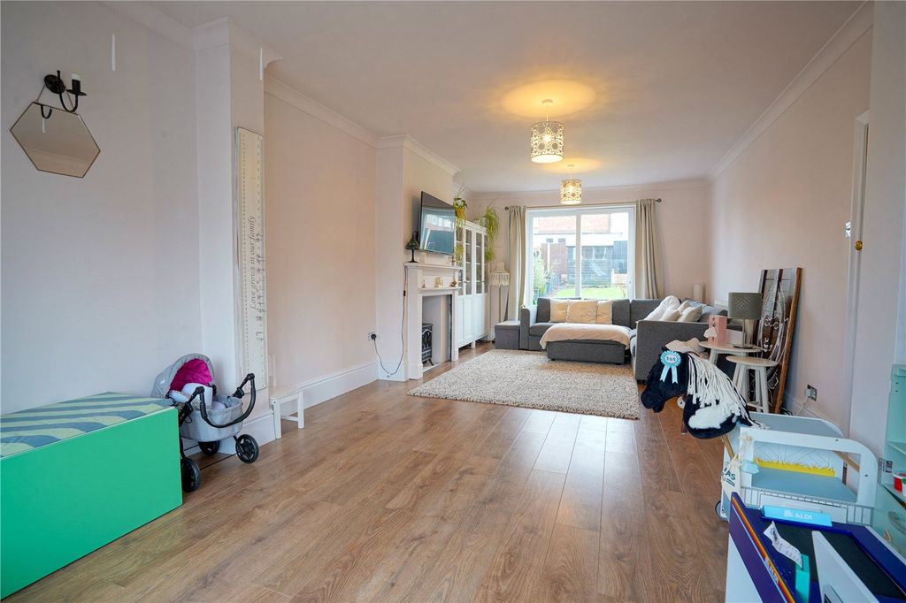 Property photo 3 of 15 Picture No. 17