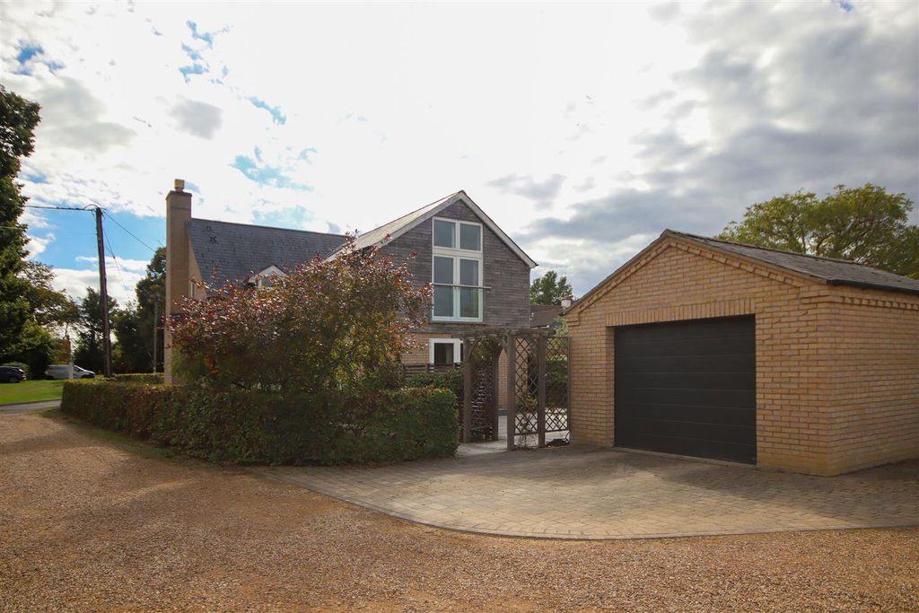 Property photo 1 of 18 Front.Jpg