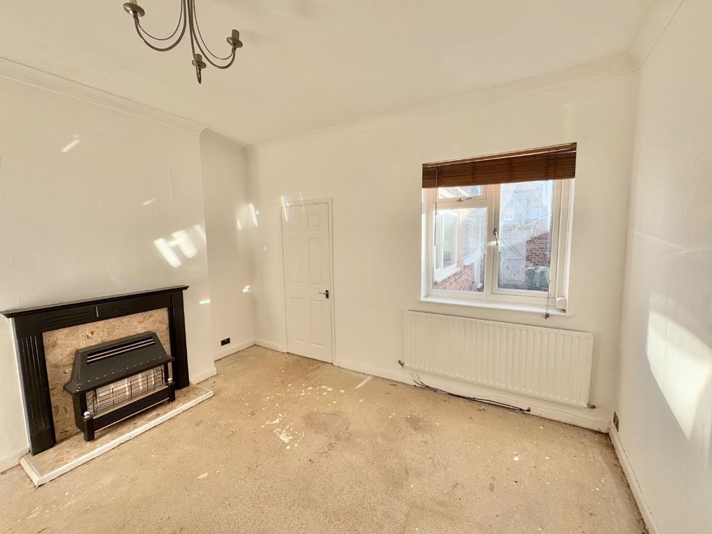 Property photo 3 of 8 Dining Room