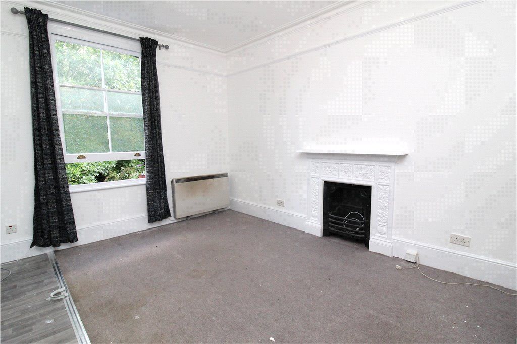 Property photo 2 of 6 Studio