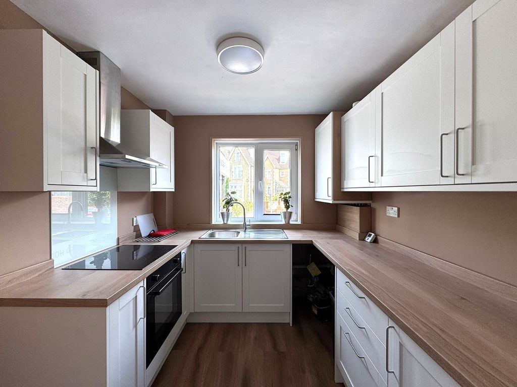 Property photo 2 of 7 Picture No. 04
