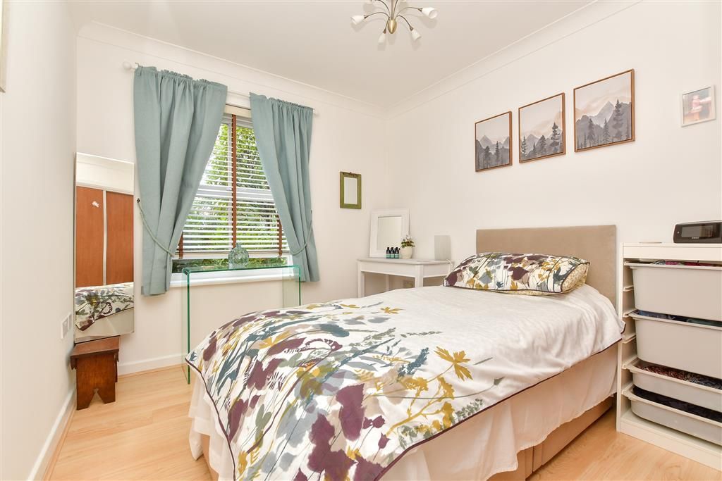 Property photo 2 of 17 Bedroom 1