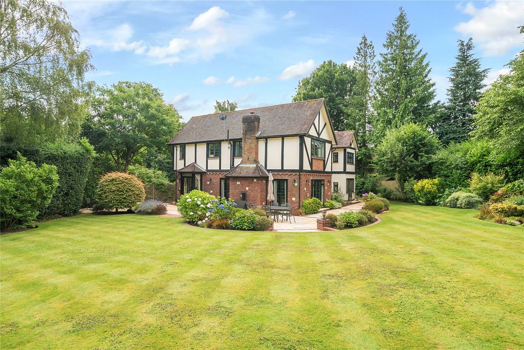 Property photo 2 of 38 Picture No. 32