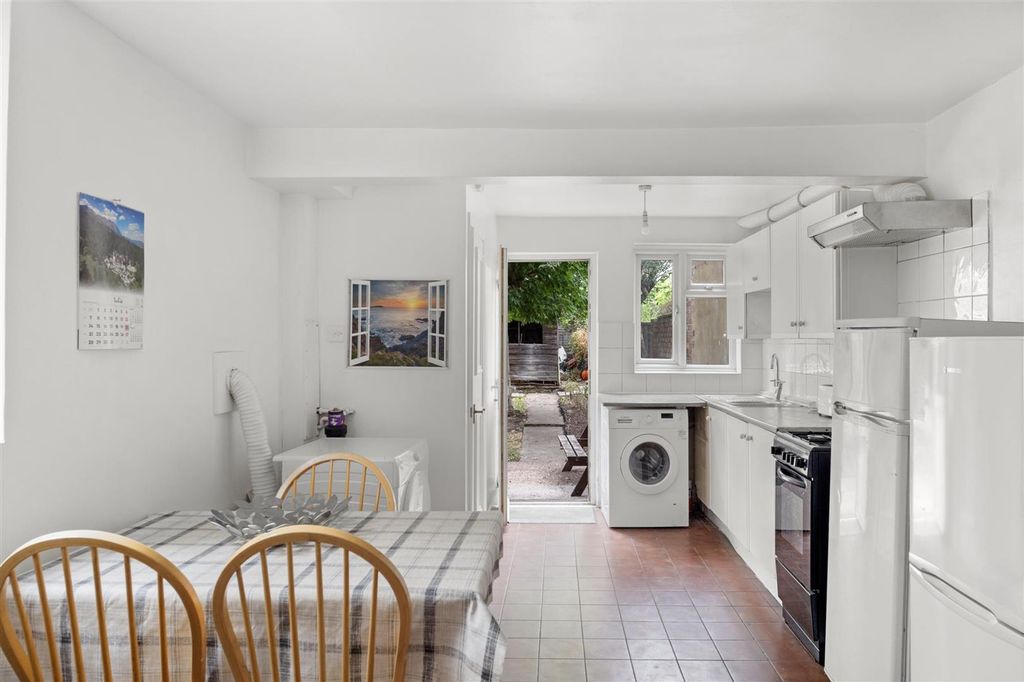 Property photo 3 of 21