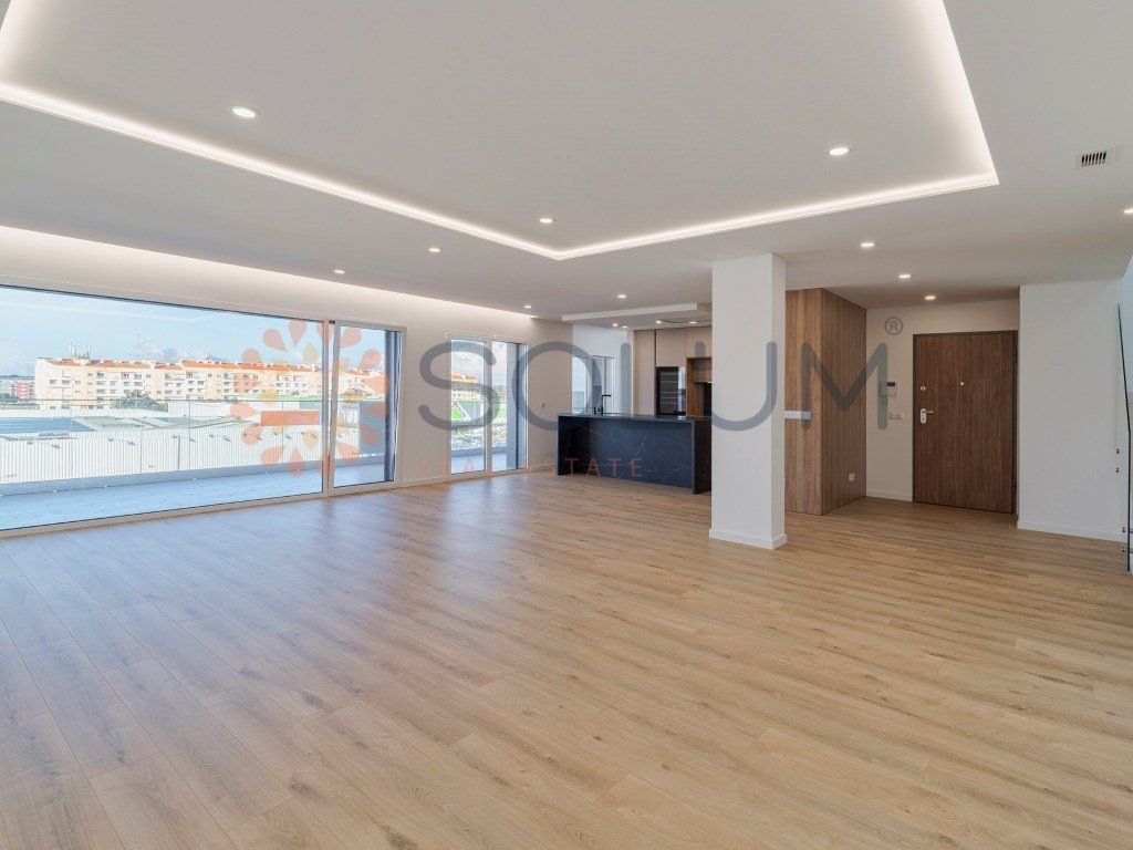 Property photo 1 of 26 New 4 Bedroom Duplex - Portas Da Cidade - Montijo