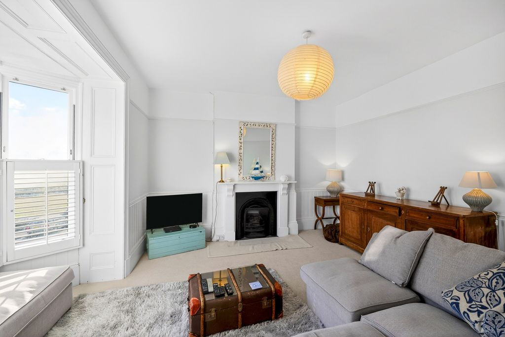 Property photo 3 of 31 Pbox-Img.Jpg