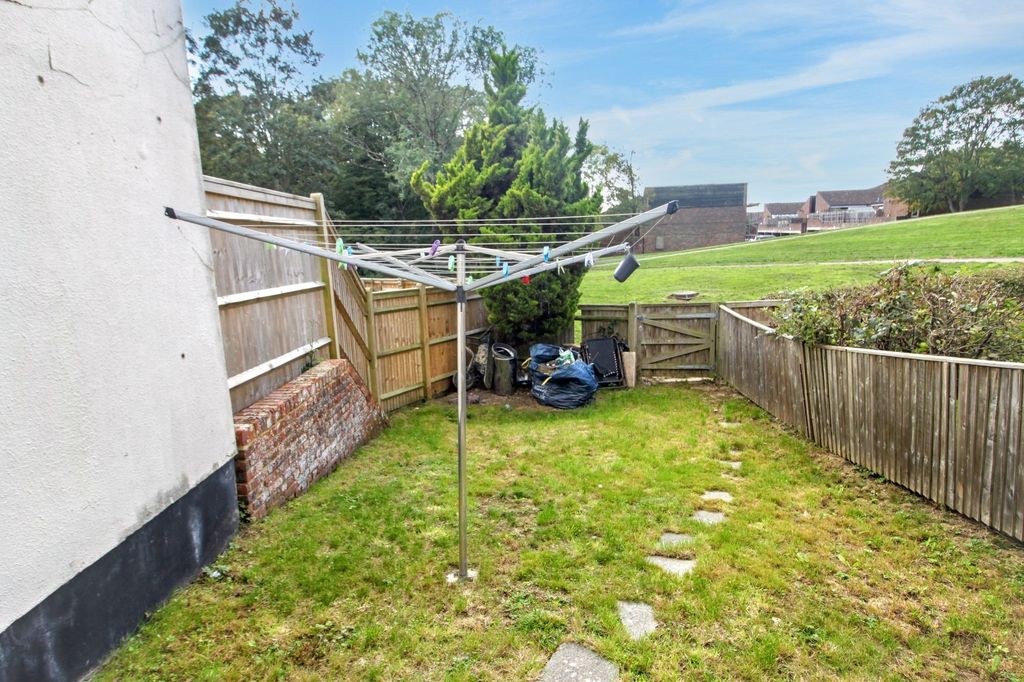 Property photo 2 of 21