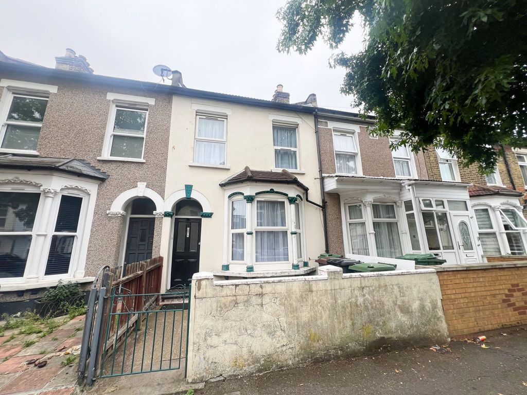 Property photo 1 of 12 Westdown Rd E15