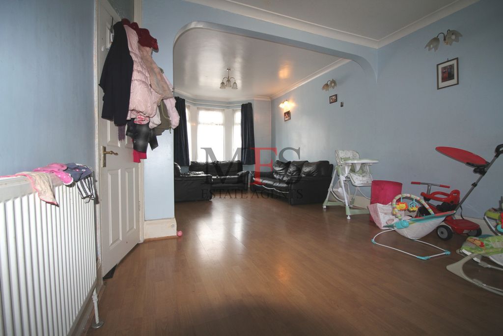 Property photo 3 of 13 Photo 6