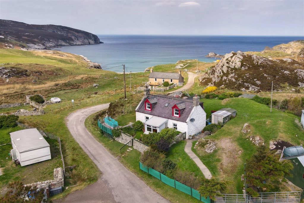 Property photo 2 of 18