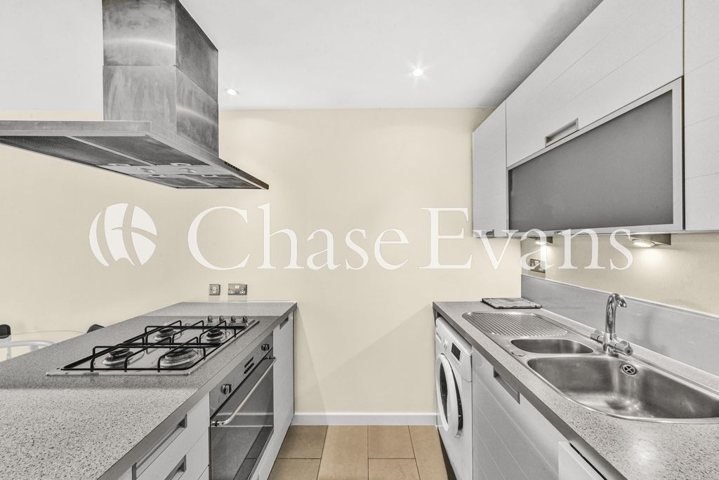 Property photo 2 of 10 Kitchen