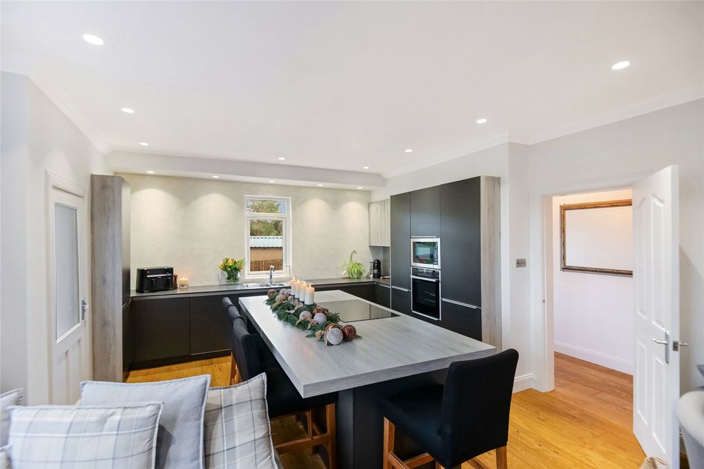 Property photo 2 of 21 Picture No. 05