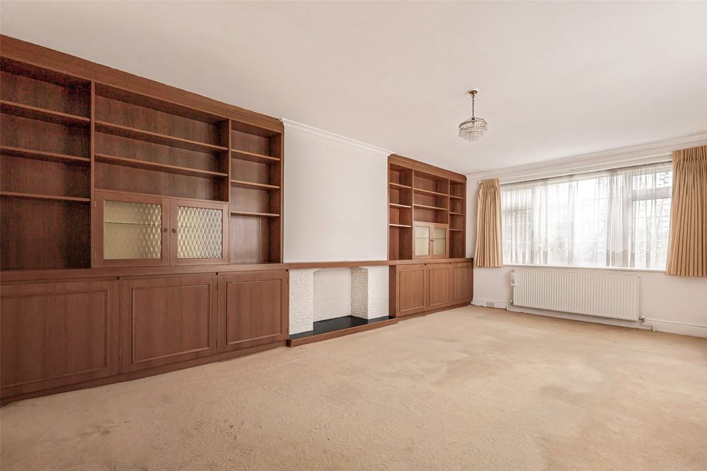 Property photo 2 of 17 Reception