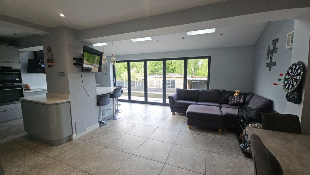 Property photo 2 of 19 Open Plan Kitchen