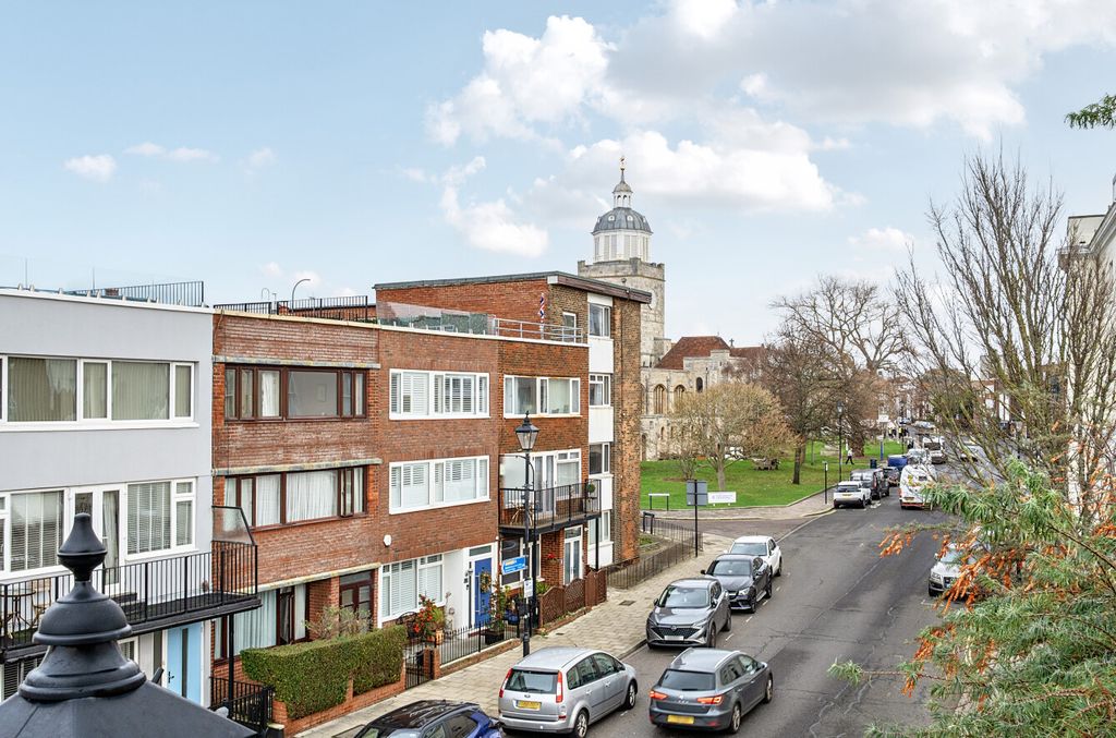 Property photo 1 of 15 1383805-17-693c0c...