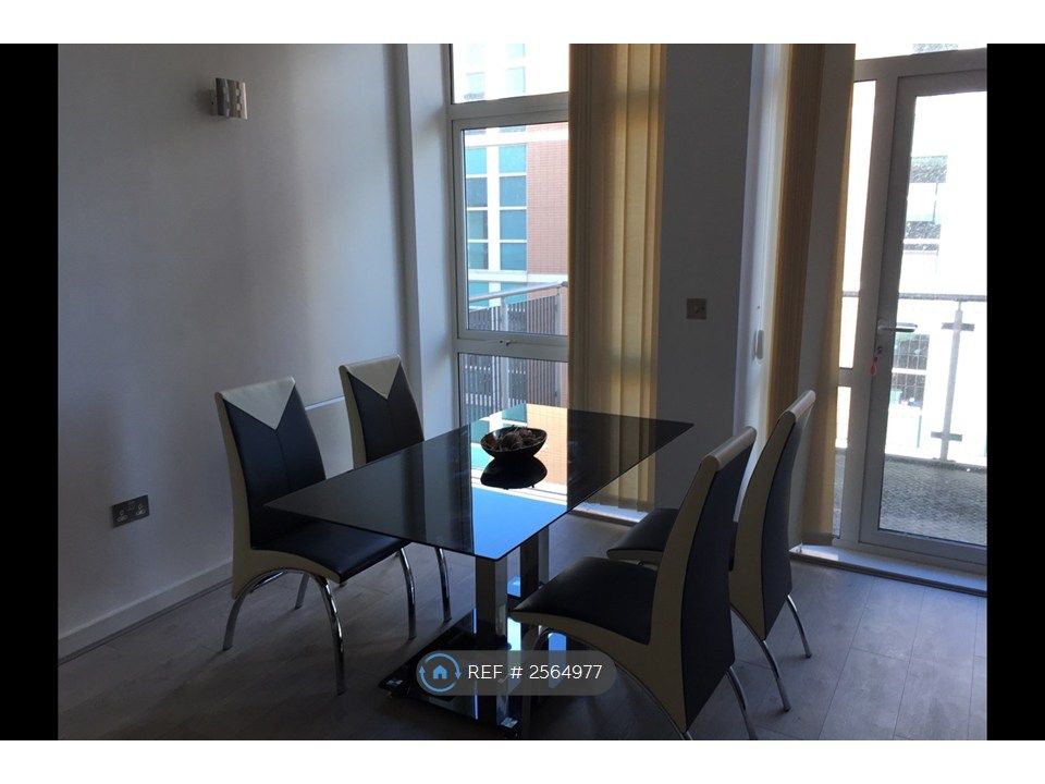 Property photo 3 of 19 Dining