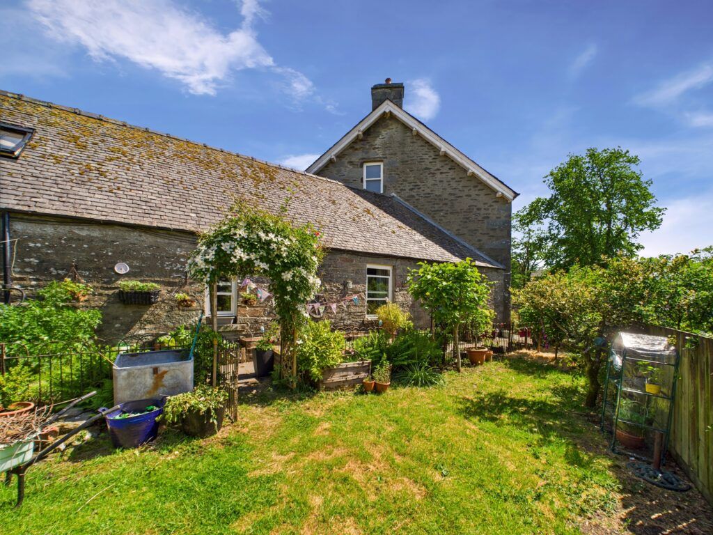 Property photo 1 of 66