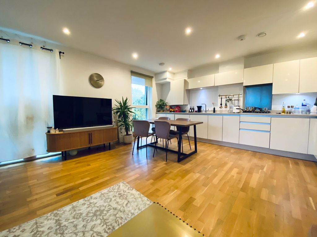 Property photo 2 of 8