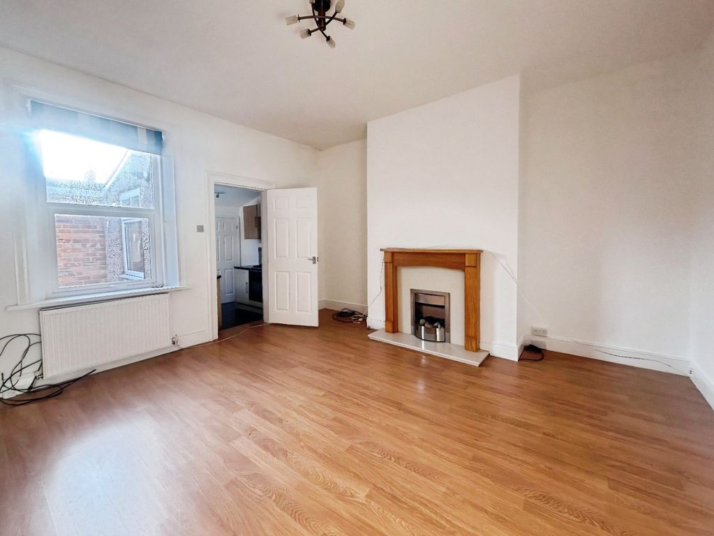 Property photo 3 of 11 4983952