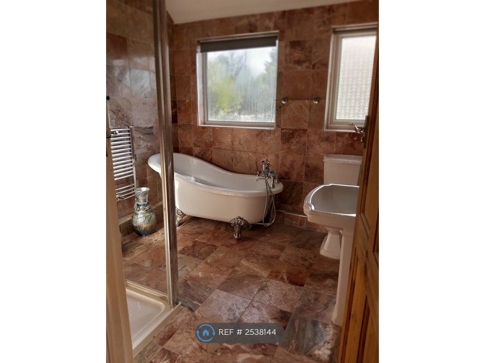 Property photo 2 of 6 Main Shared Bathroom