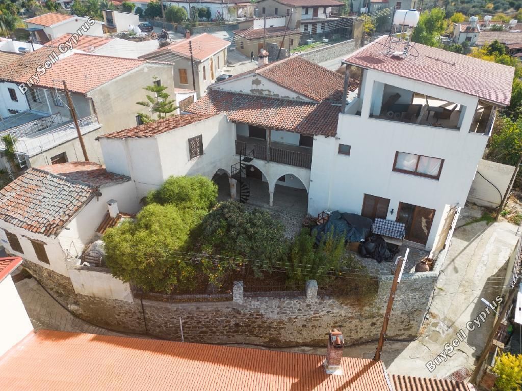 Property photo 3 of 20