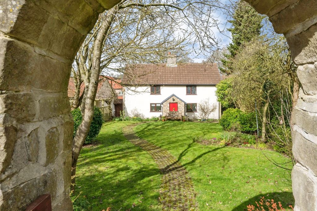 Property photo 1 of 25