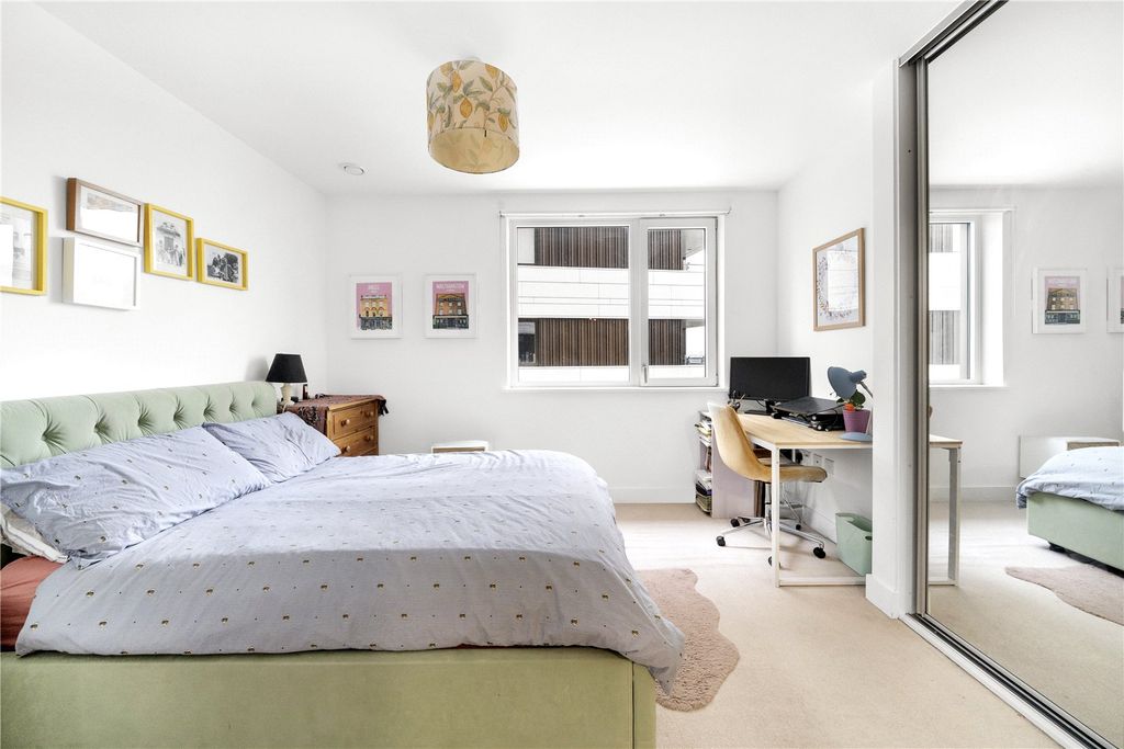 Property photo 3 of 17 Picture No. 15