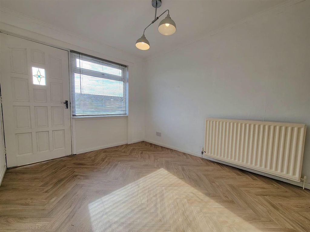 Additional image 4 of 3 bed end terrace house to rentCraigievar Drive, Glenrothes KY7