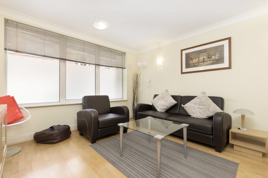 Property photo 1 of 7 Regency Court F1 - Rec