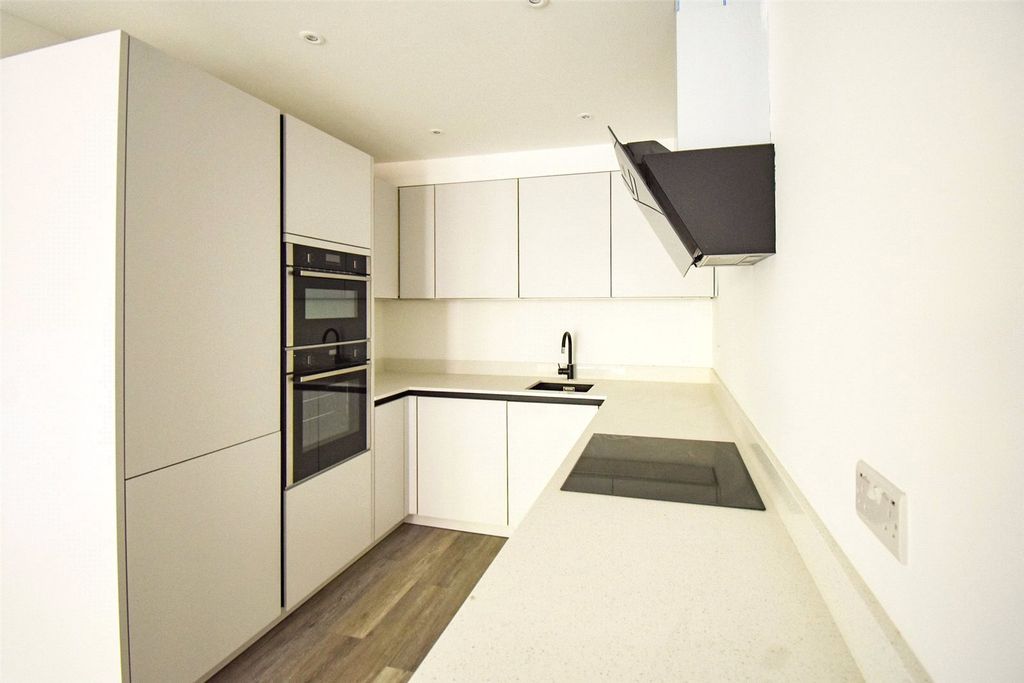 Property photo 2 of 8 Picture No. 06
