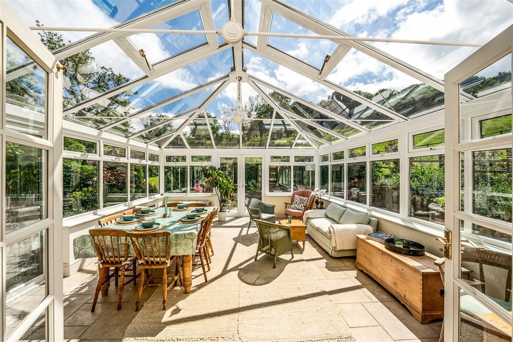 Property photo 2 of 20 Conservatory