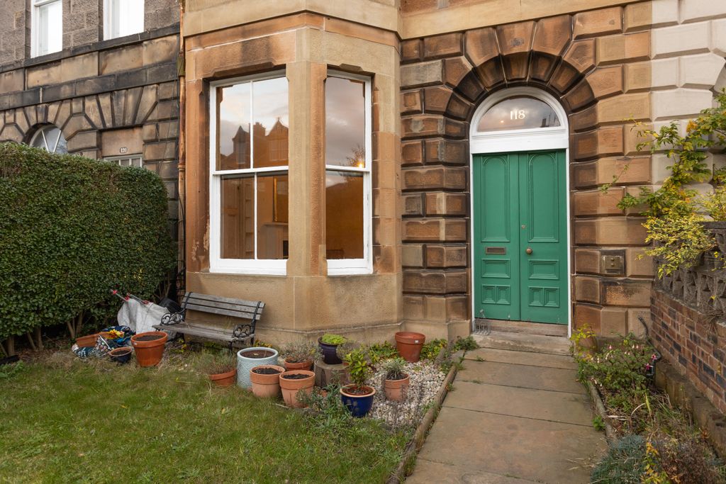 Property photo 2 of 23