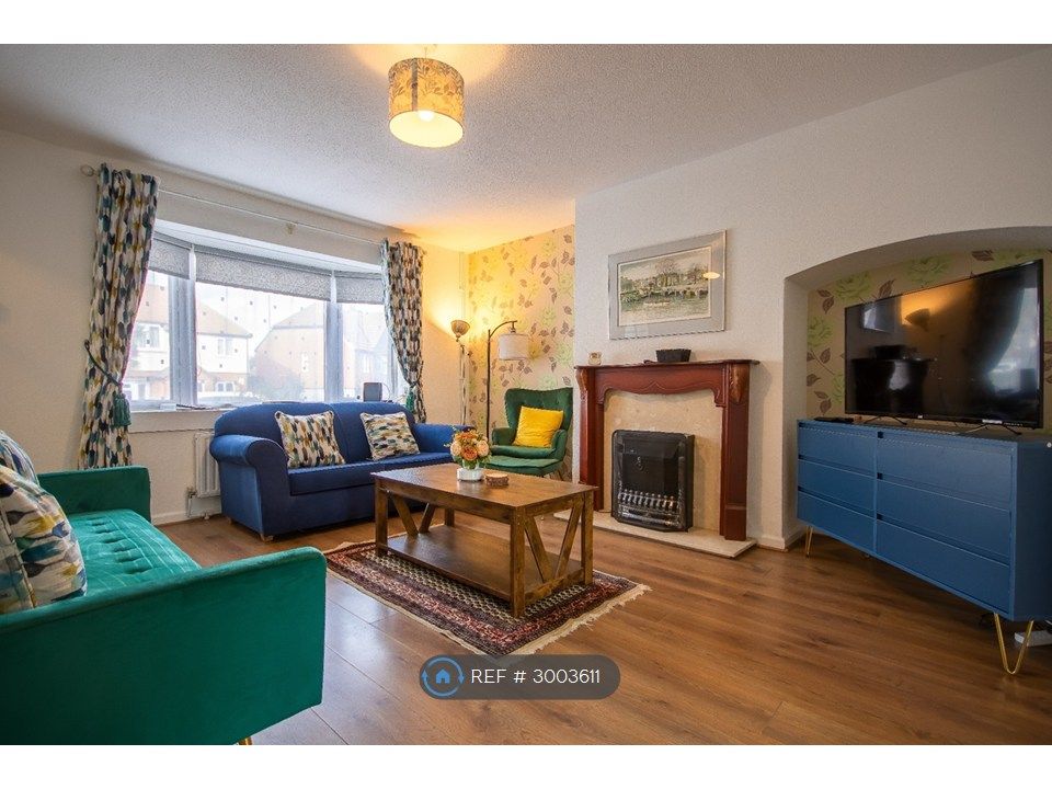 Property photo 1 of 19 Living Room With Sofabeds