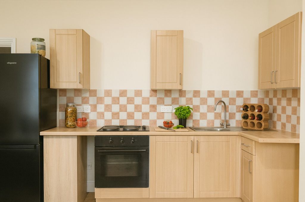 Property photo 3 of 6