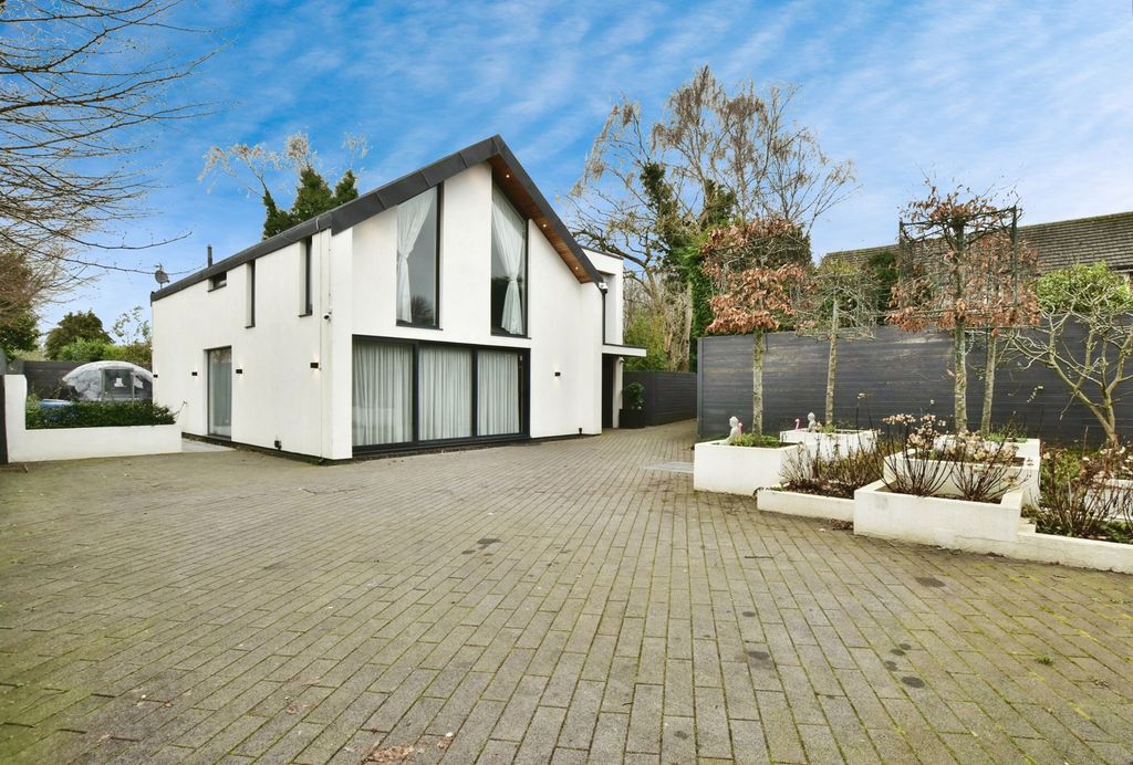 Property photo 1 of 38 Pbox-Img.Jpg