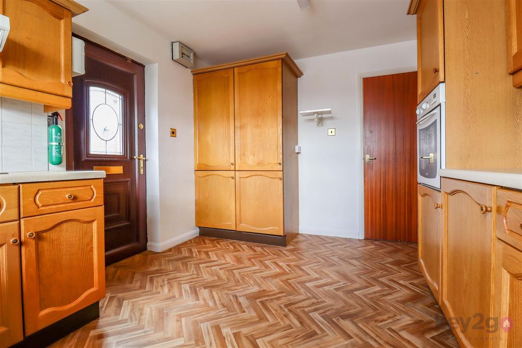 Property photo 3 of 16 Img_8405.Jpg
