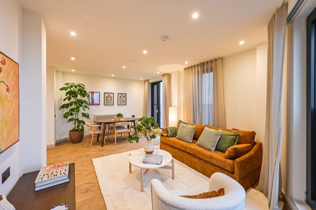 Property photo 1 of 26