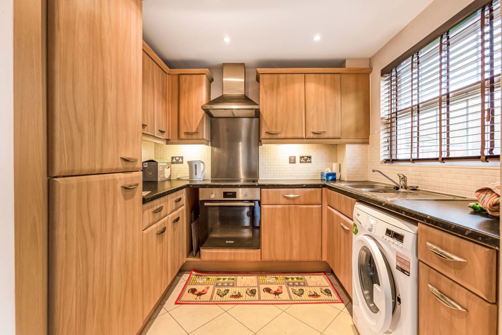 Property photo 2 of 12 Kitchen