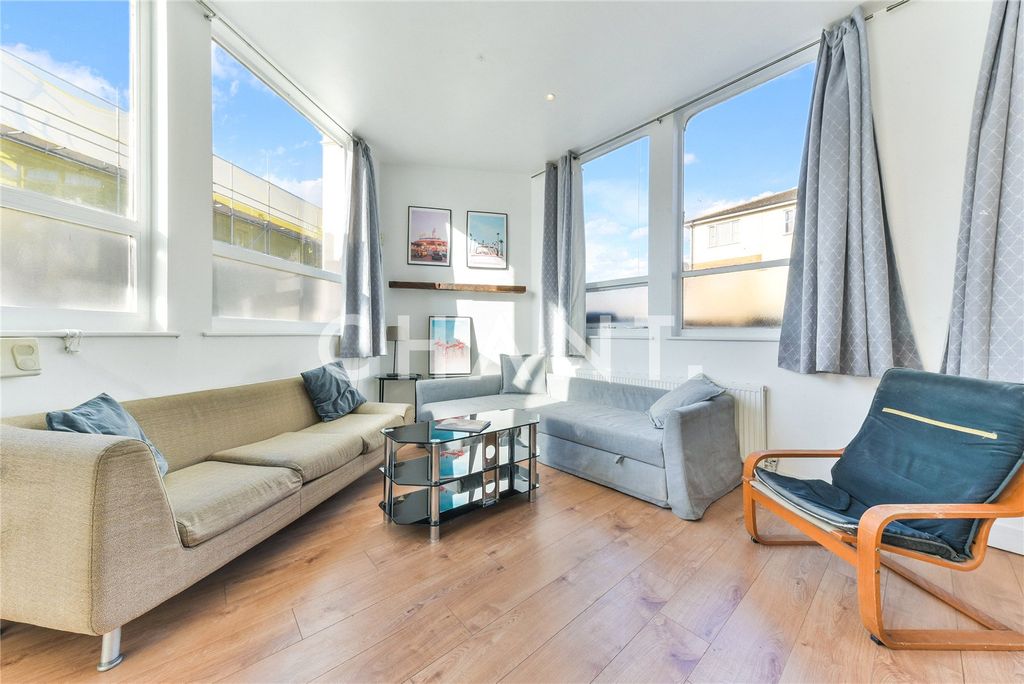 Property photo 3 of 16 Photo 22