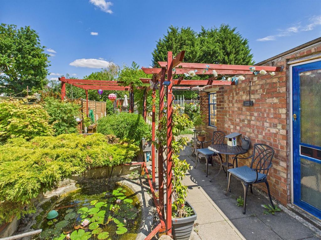 Property photo 2 of 17