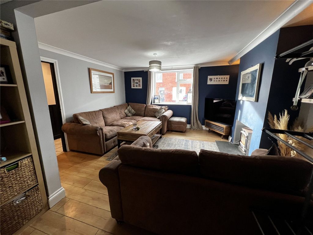 Property photo 3 of 17 Picture No. 38