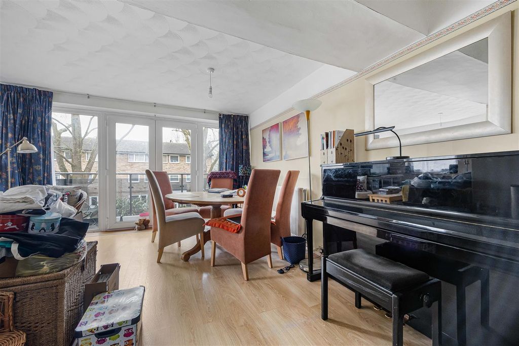 Property photo 3 of 16 Dining Room