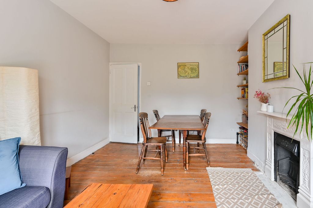 Property photo 3 of 11
