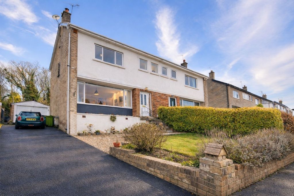 Property photo 1 of 30