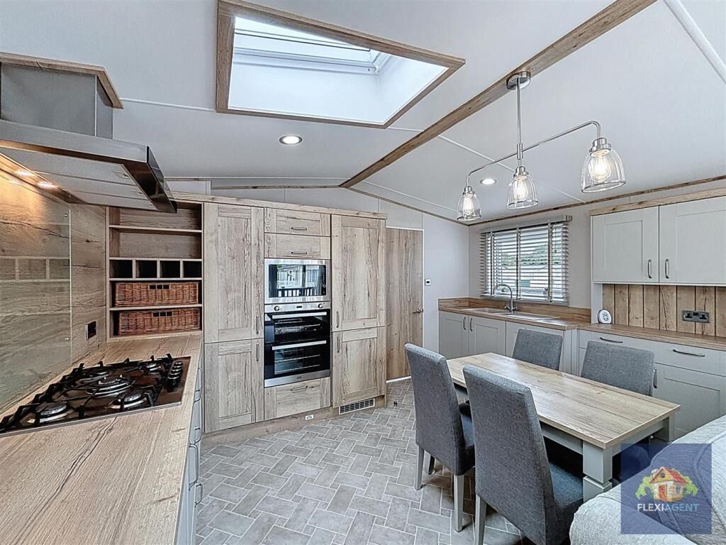 Property photo 3 of 20 4319154