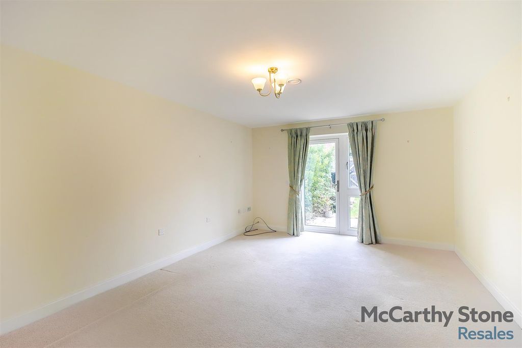 Property photo 3 of 10 8659262-Interior03.Jpg