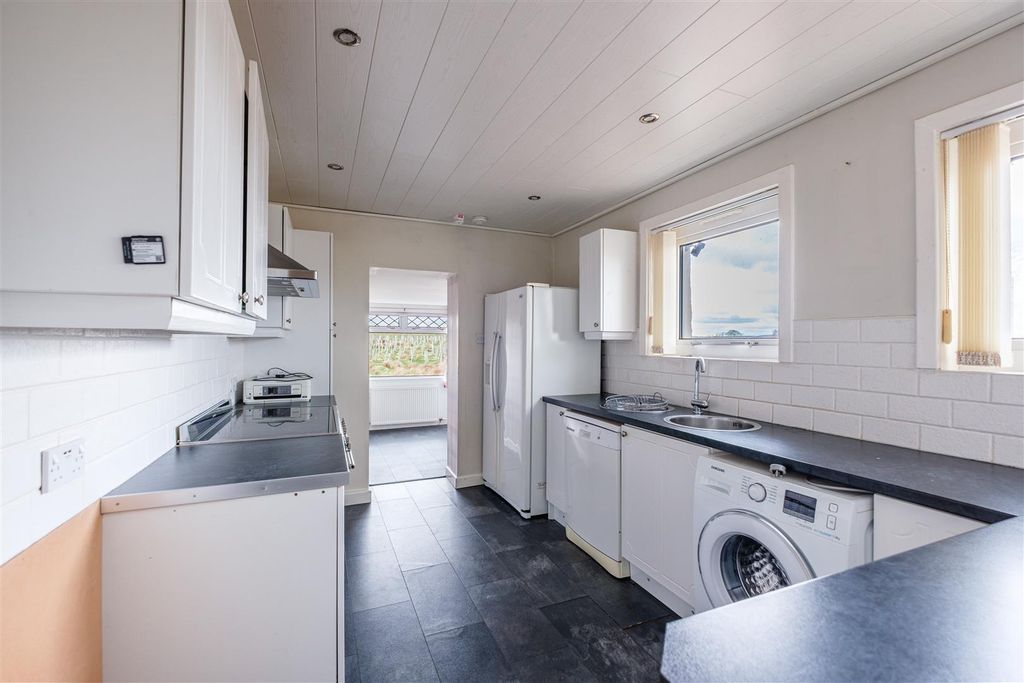 Property photo 3 of 27 Redding Road-24.Jpg
